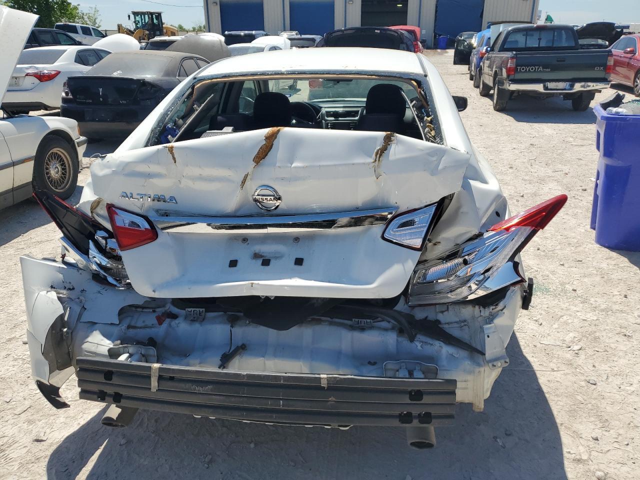 2016 Nissan Altima 2.5 - Фото 6