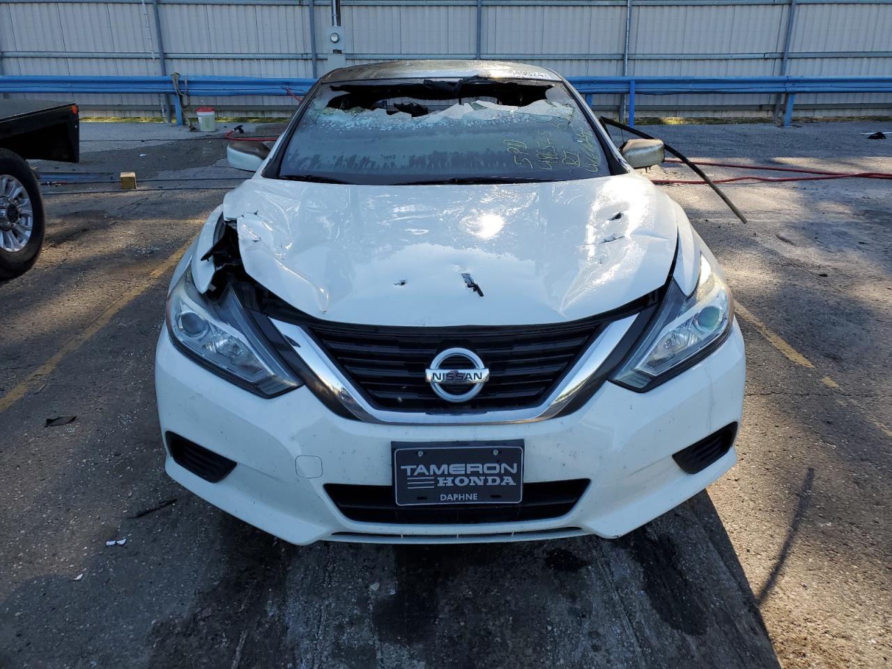 2018 Nissan Altima 2.5 - Image 5