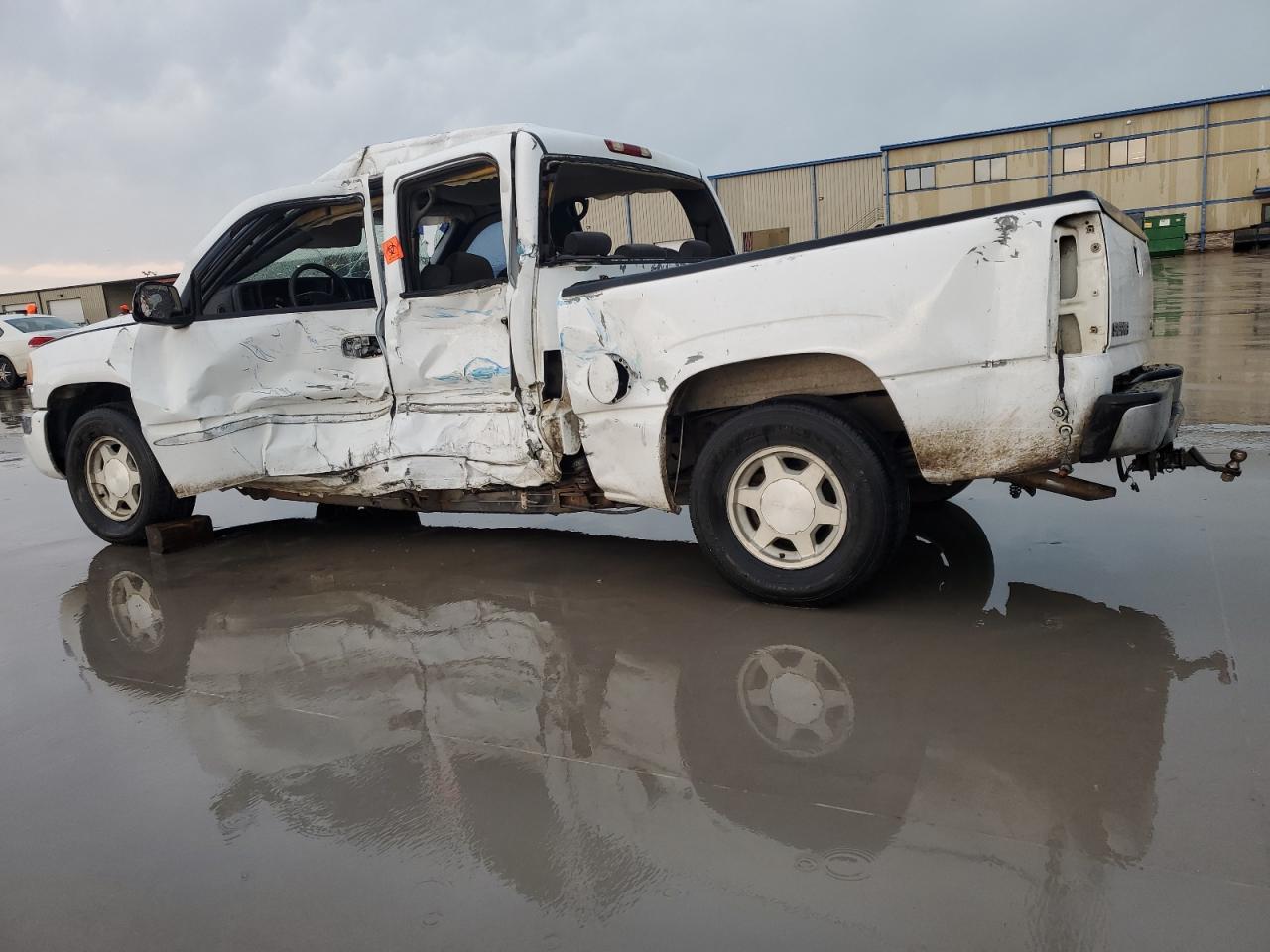 2004 GMC New Sierra C1500 - Фото 2