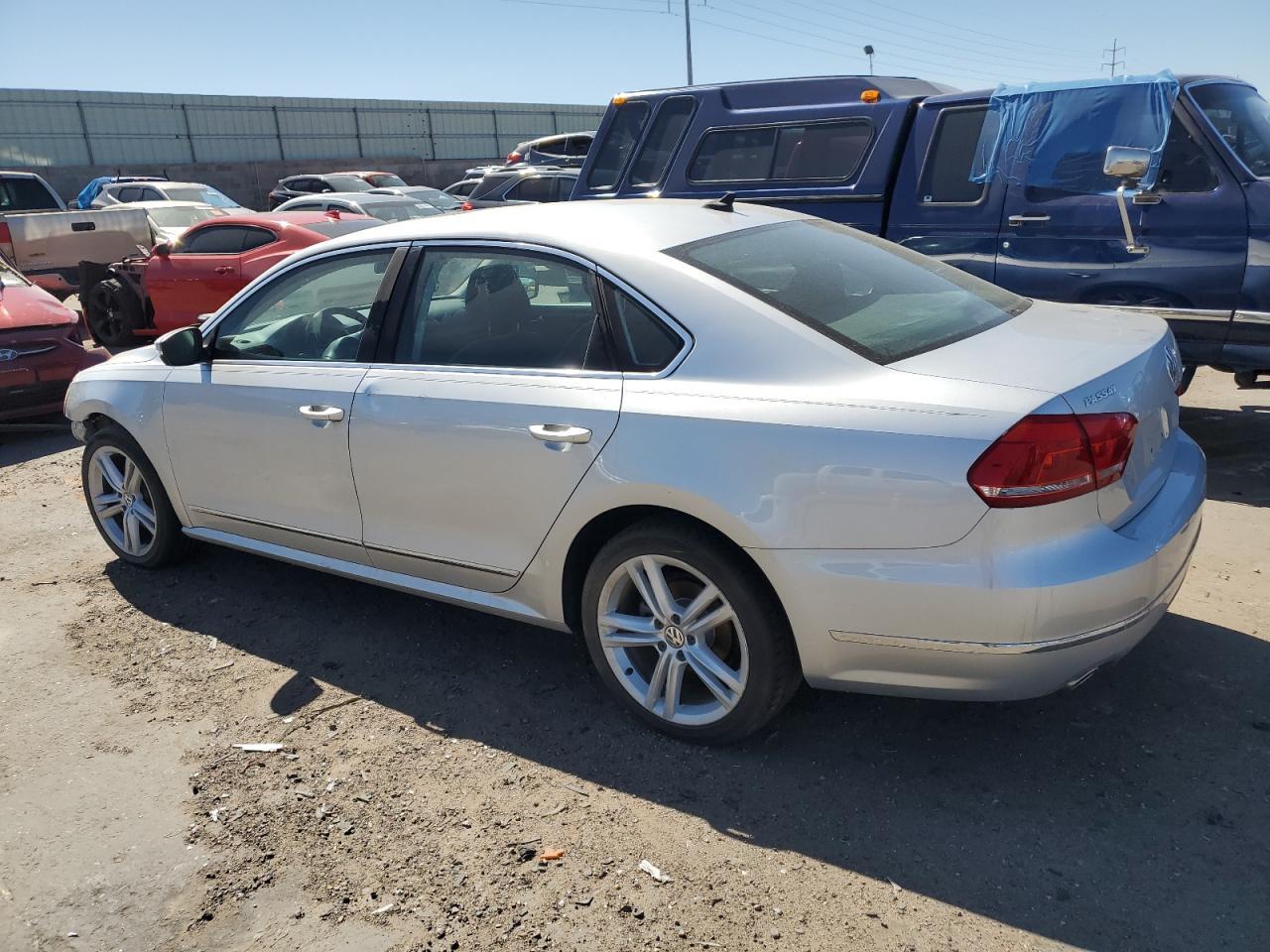 2013 Volkswagen Passat Sel - Image 2