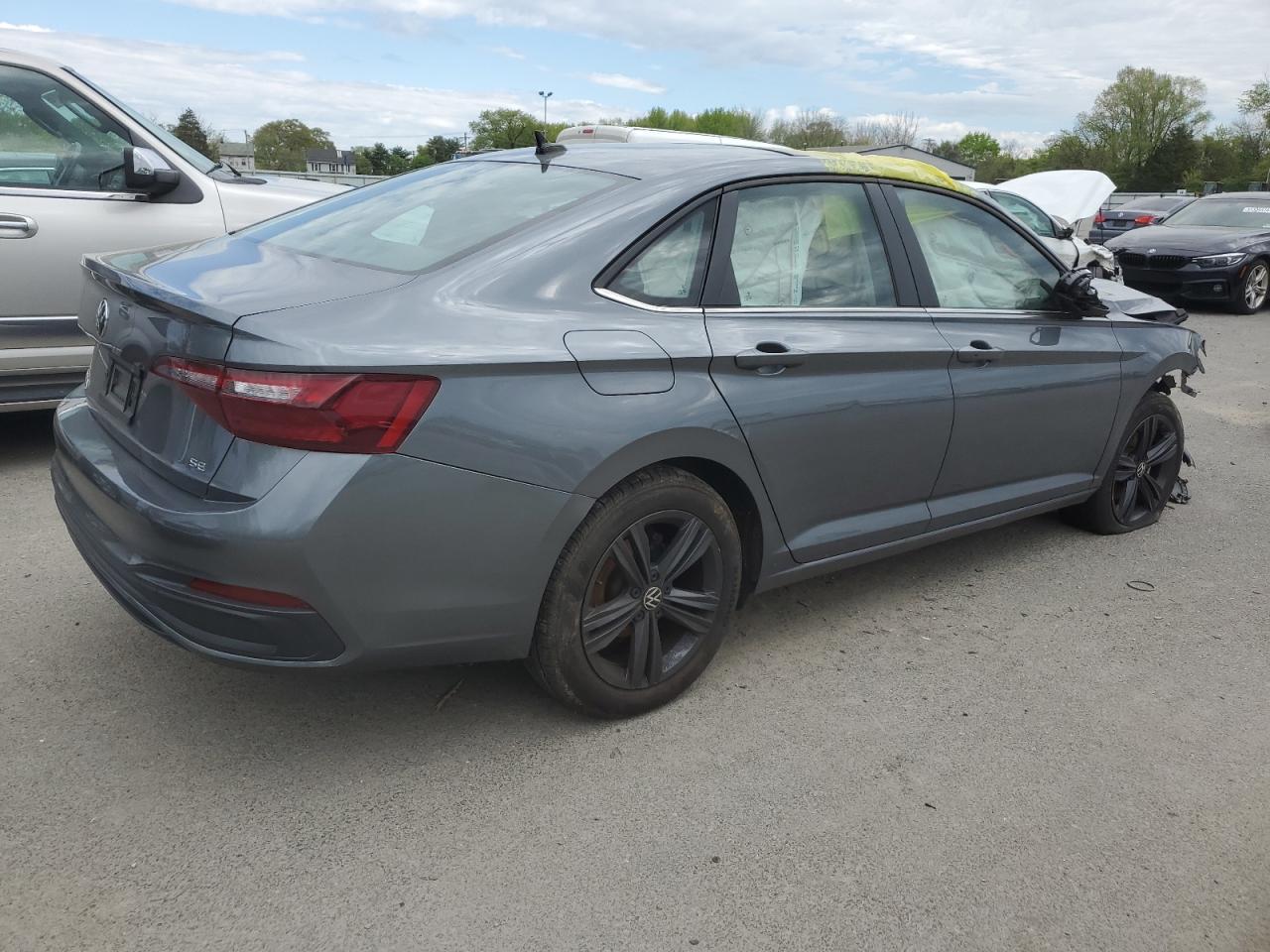 2022 Volkswagen Jetta Se - Фото 3