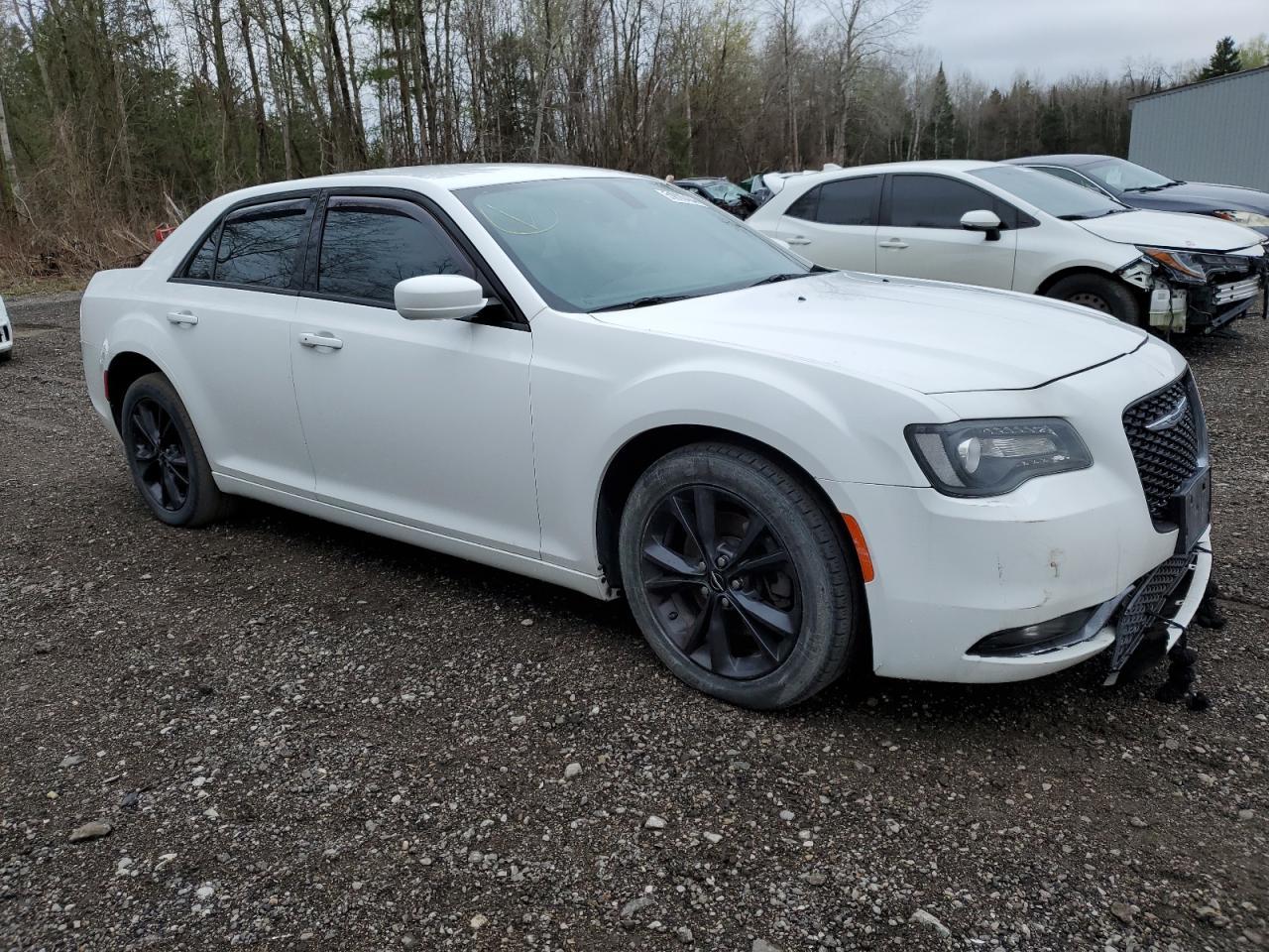 2016 Chrysler 300 S - Image 4