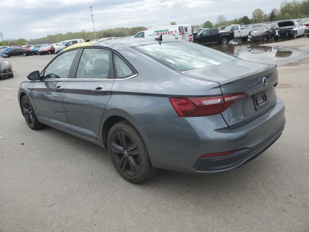 2022 Volkswagen Jetta Se - Фото 2