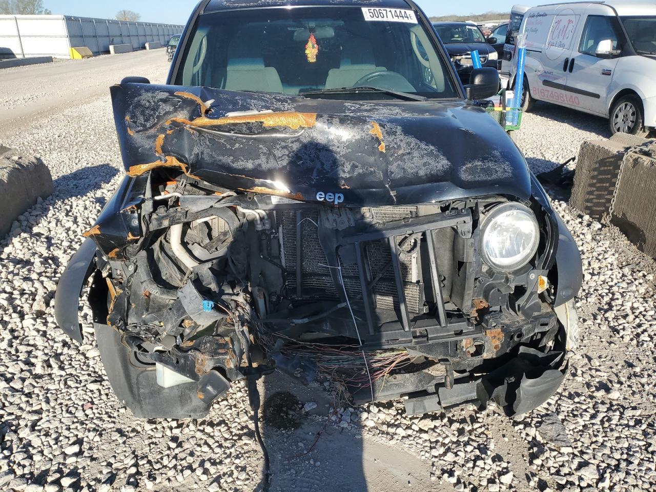 2005 Jeep Liberty Renegade - Фото 5