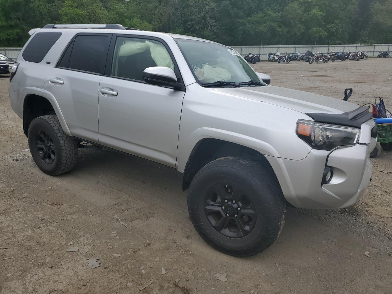 2017 Toyota 4Runner Sr5/Sr5 Premium - Image 4
