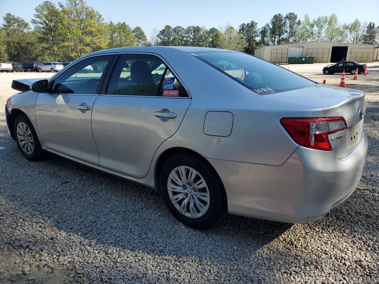 2012 Toyota Camry Base - Фото 2