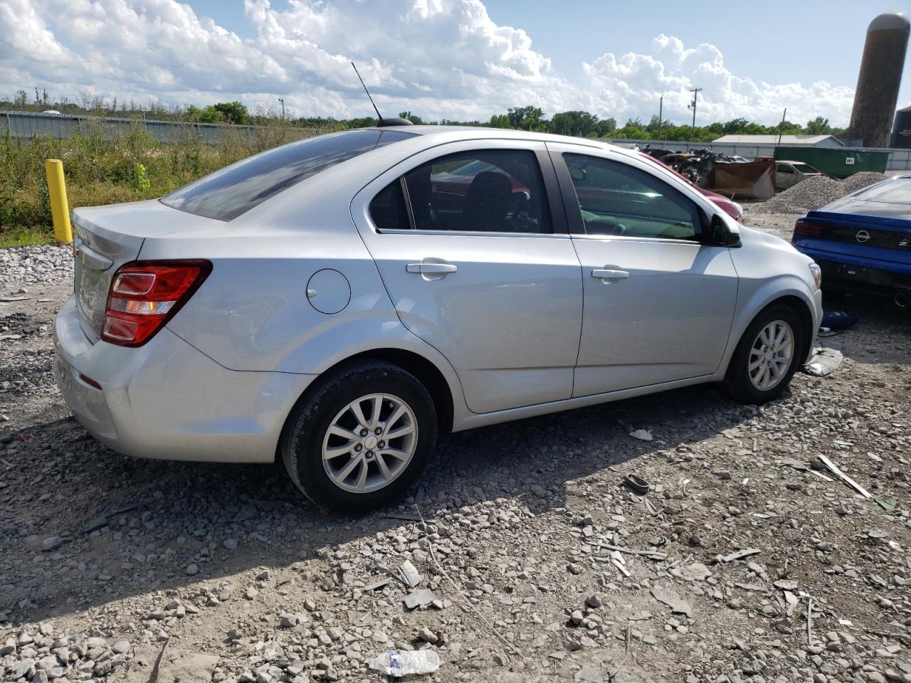 2020 Chevrolet Sonic Lt - Фото 3