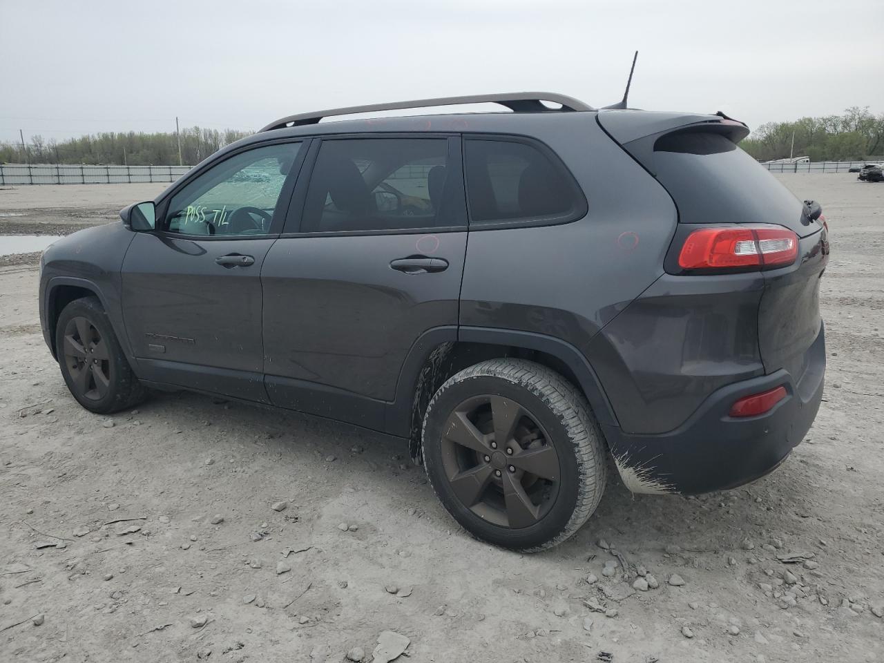 2016 Jeep Cherokee Latitude - Фото 2