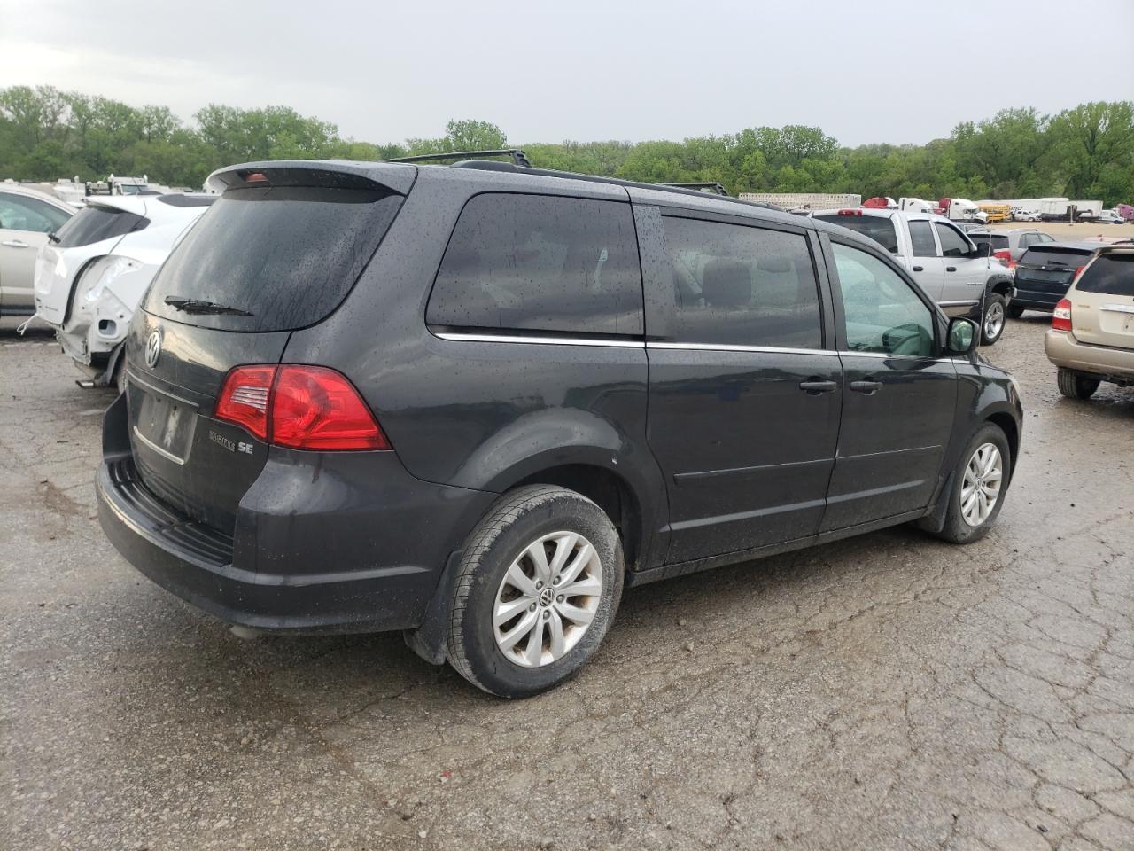 2012 Volkswagen Routan Se - Фото 3