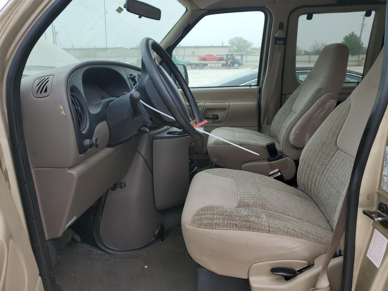 1999 Ford Econoline E350 Super Duty Wagon - Фото 7
