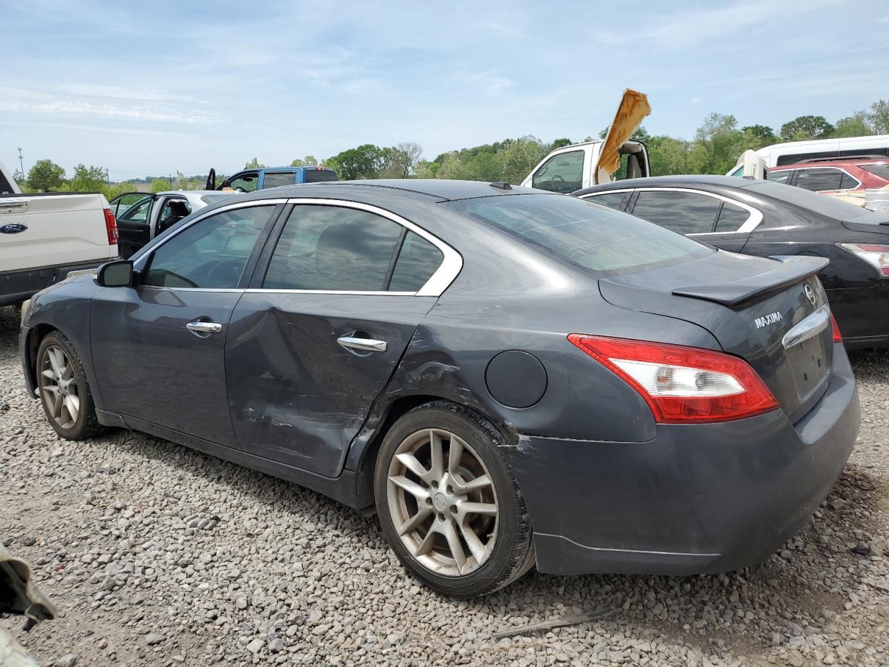 2011 Nissan Maxima S - Image 2