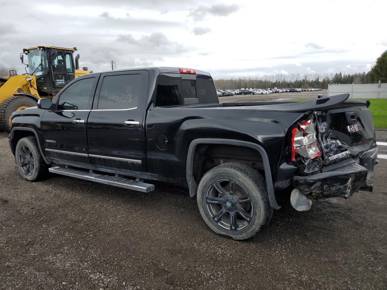 2015 GMC Sierra K1500 Denali - Image 2