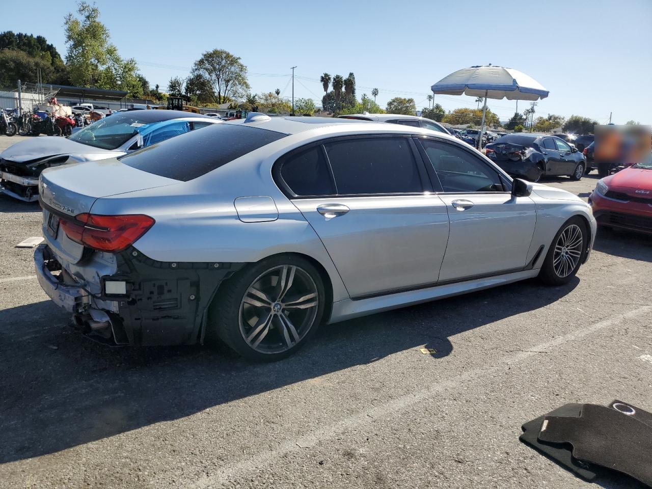 2016 BMW 750 Xi - Фото 3
