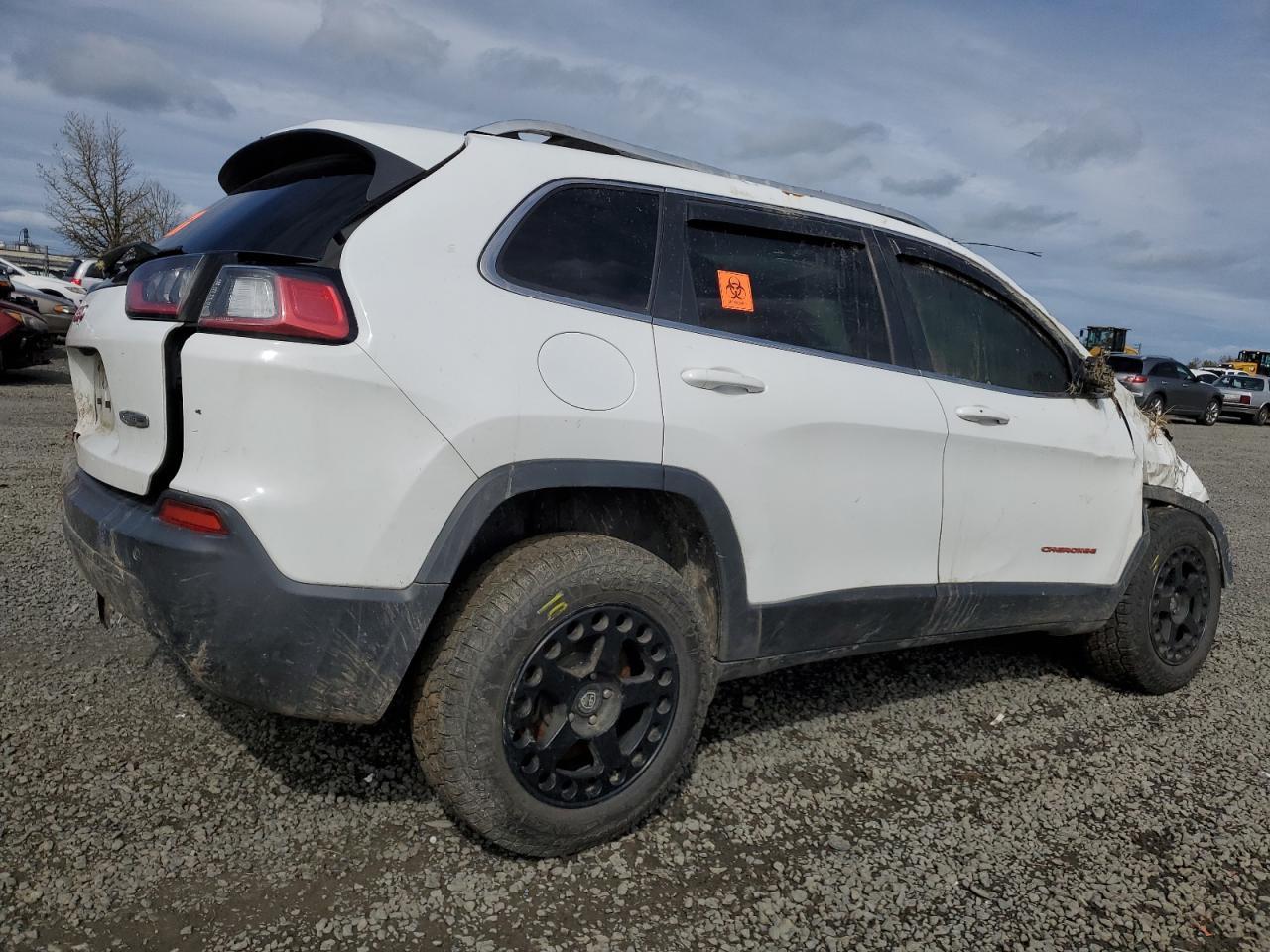 2019 Jeep Cherokee Latitude Plus - Image 3