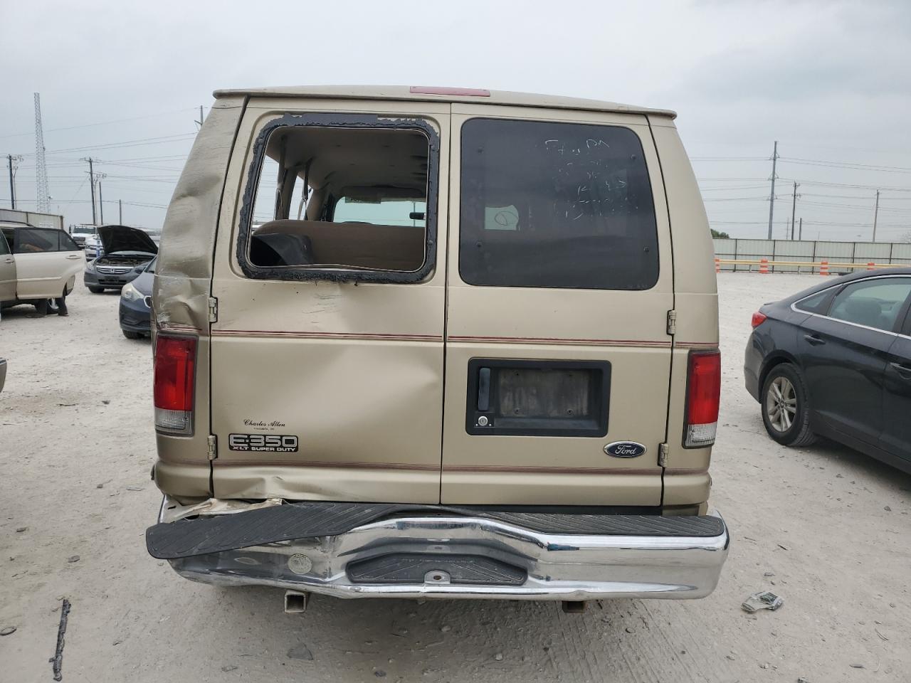 1999 Ford Econoline E350 Super Duty Wagon - Фото 6