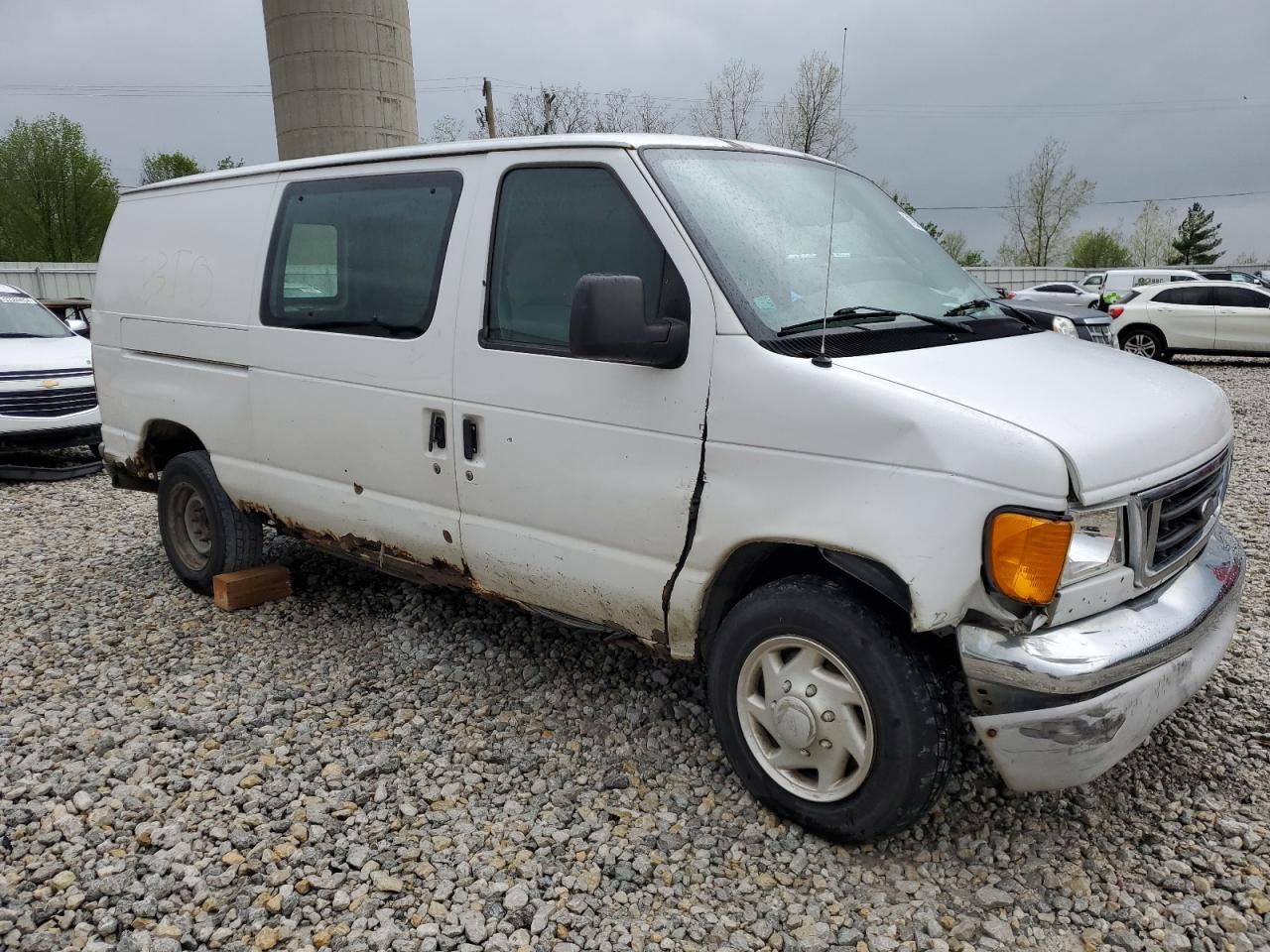 2004 Ford Econoline E250 Van - Image 4
