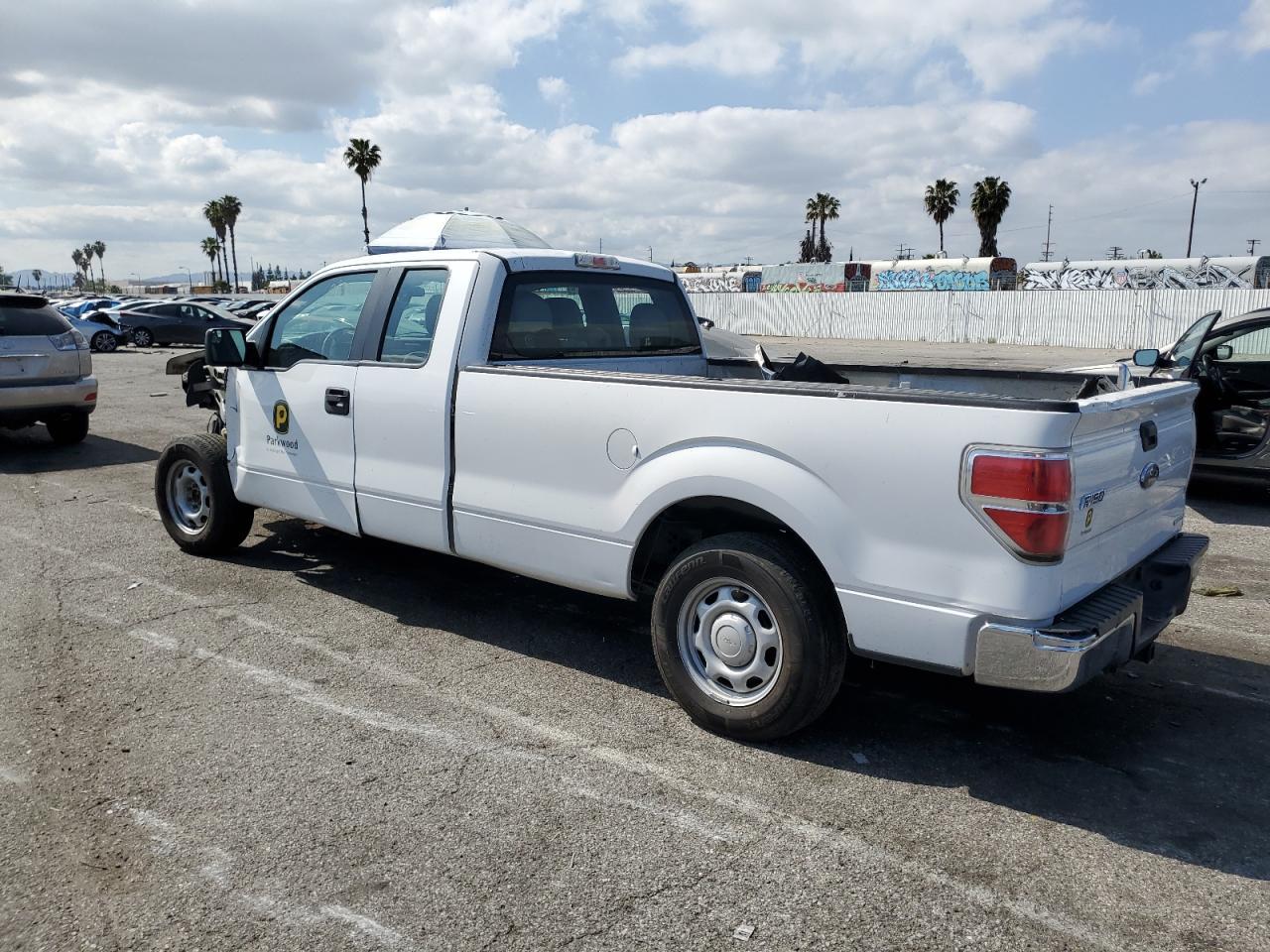 2014 Ford F150 Super Cab - Фото 2