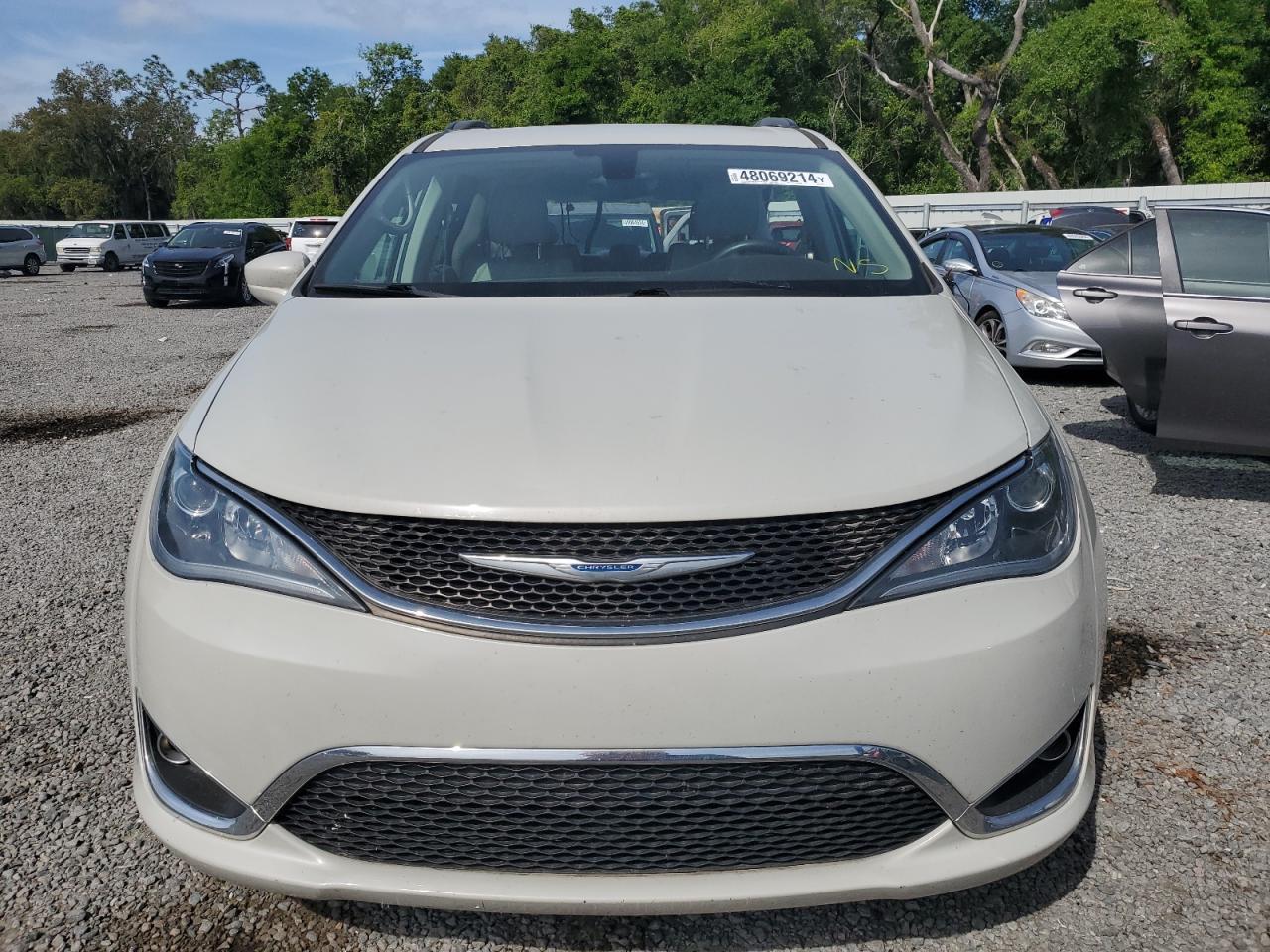 2017 Chrysler Pacifica Touring L - Image 5