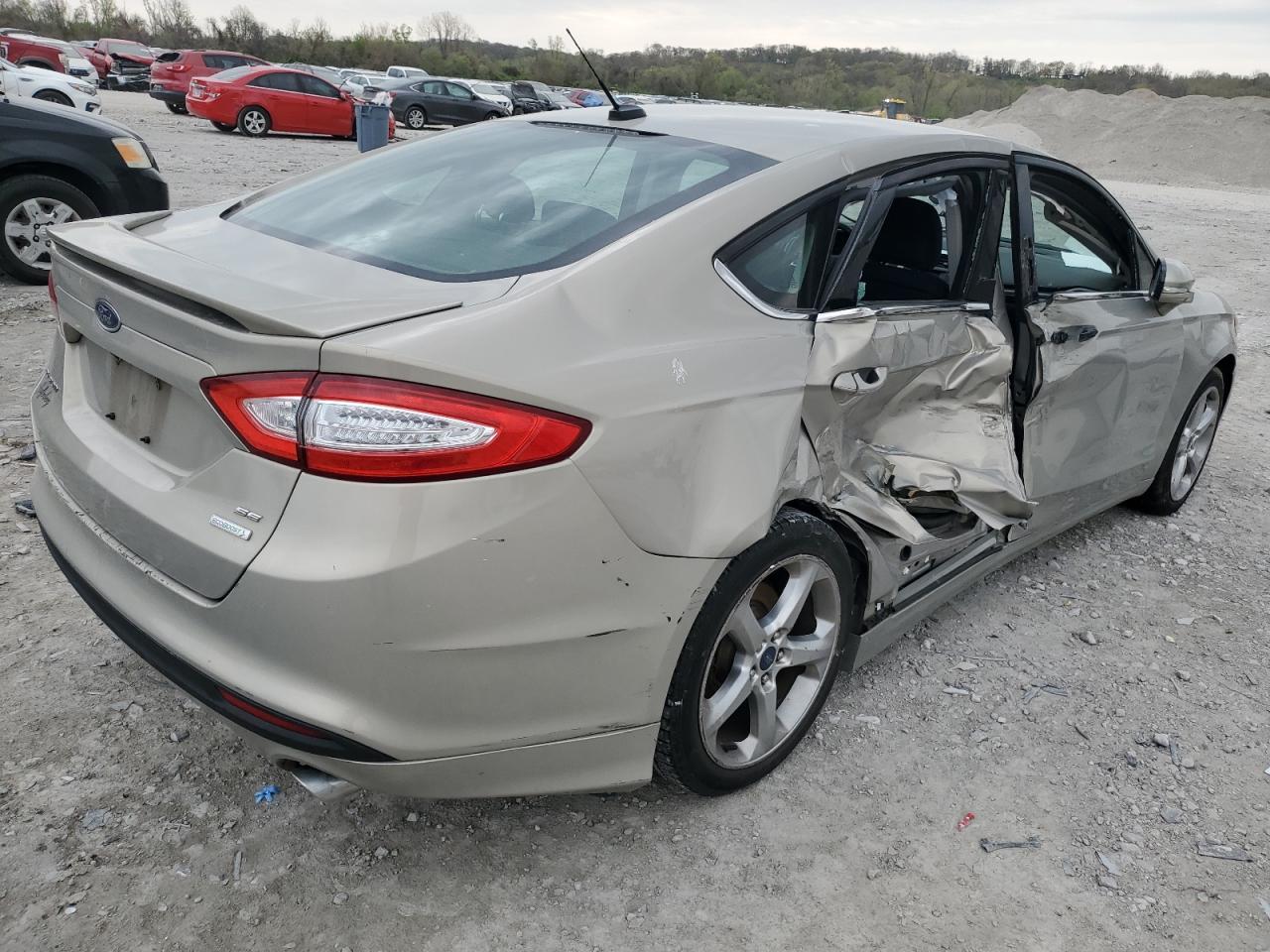2015 Ford Fusion Se - Фото 3