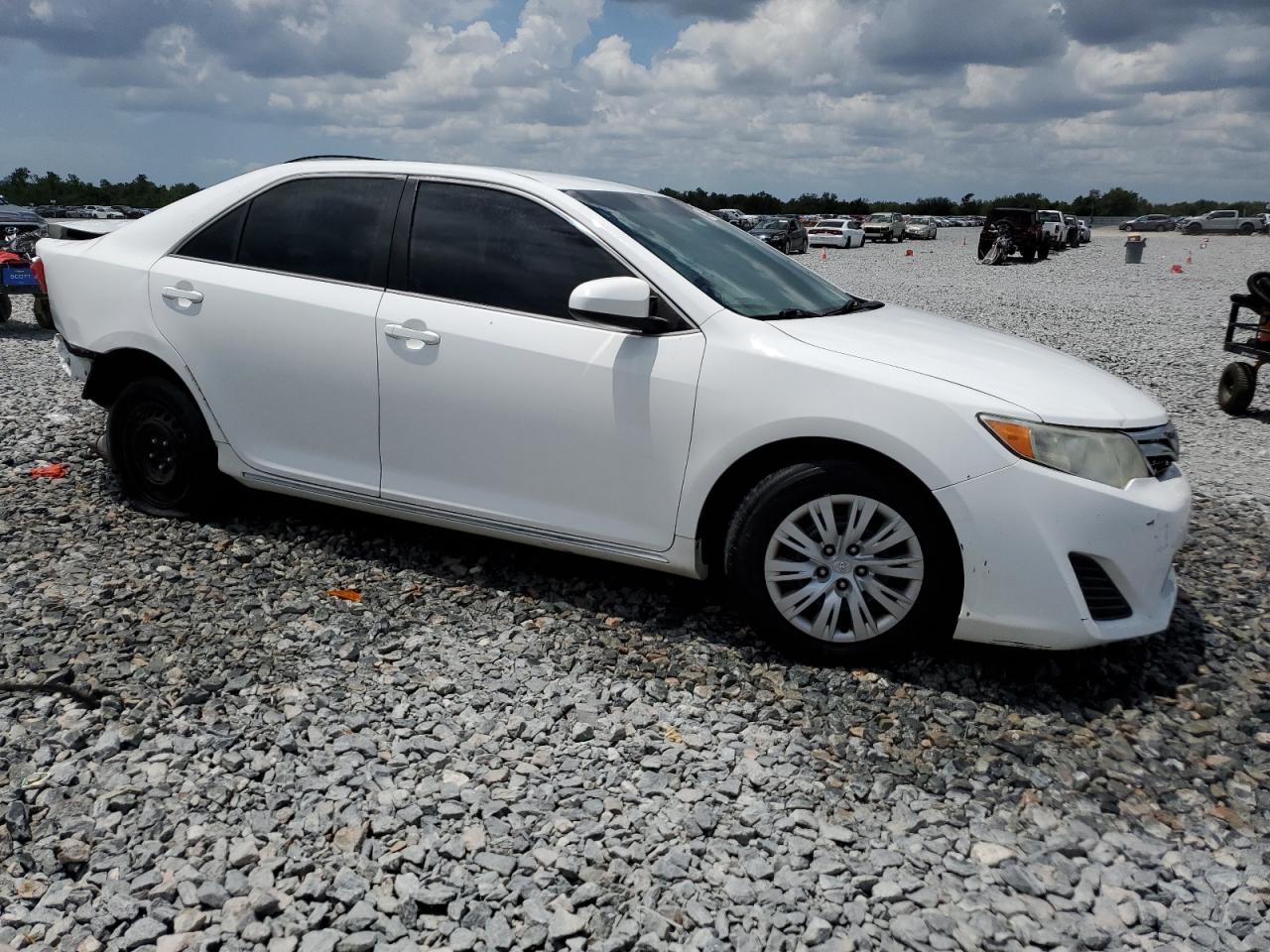 2014 Toyota Camry L - Фото 4