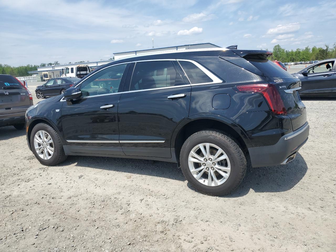 2020 Cadillac Xt5 Luxury - Image 2