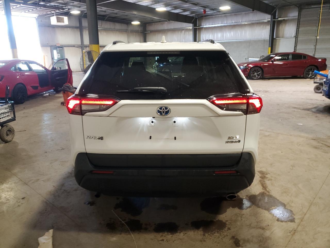 2021 Toyota Rav4 Hybrid Xle - Фото 6