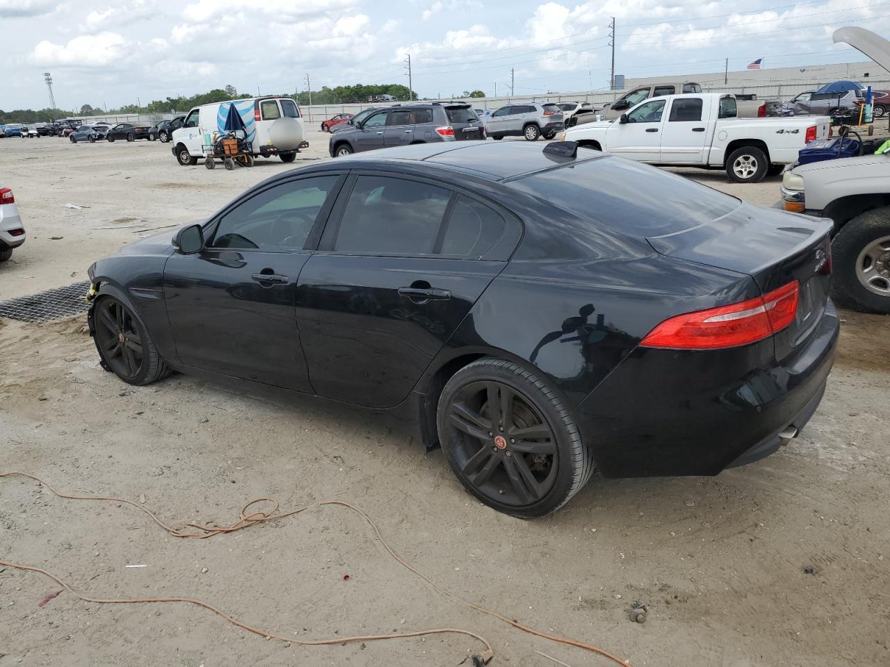 2019 Jaguar Xe Prestige - Image 2