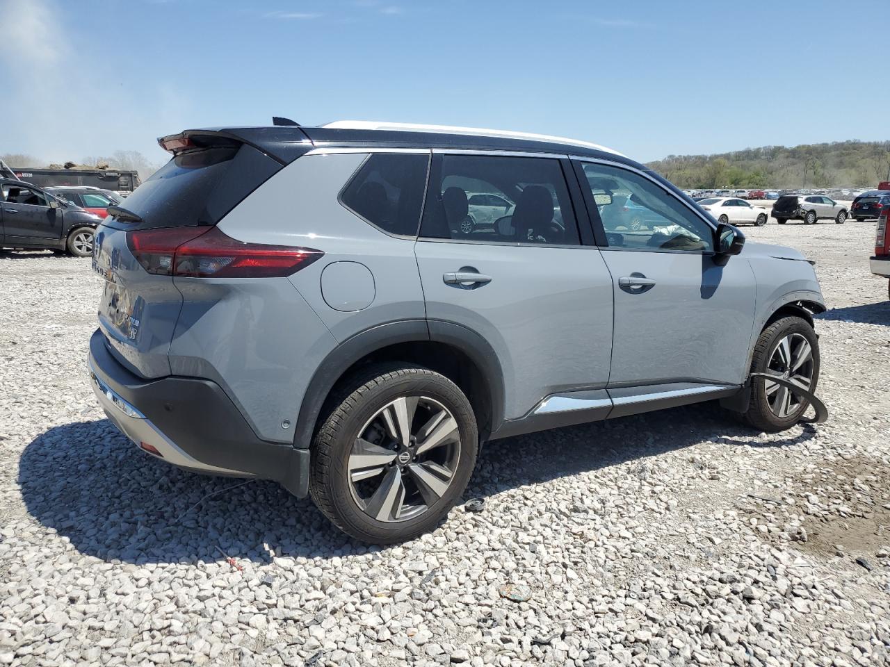 2021 Nissan Rogue Platinum - Фото 3