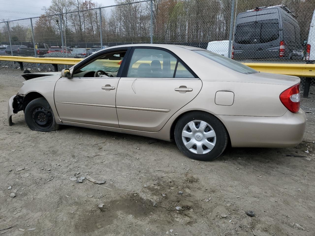 2004 Toyota Camry Le - Фото 2