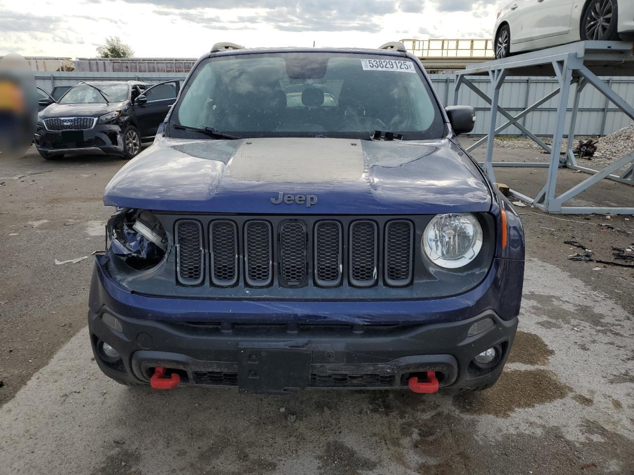 2017 Jeep Renegade Trailhawk - Image 5