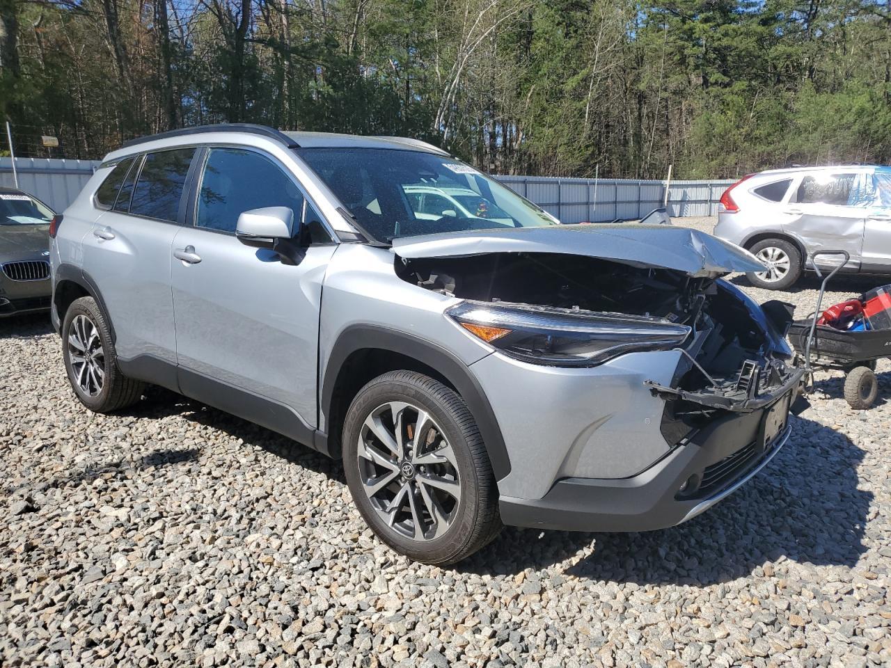 2023 Toyota Corolla Cross Xle - Image 4