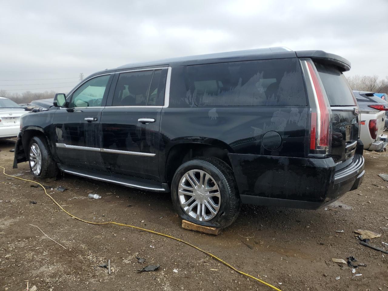 2017 Cadillac Escalade Esv - Image 2