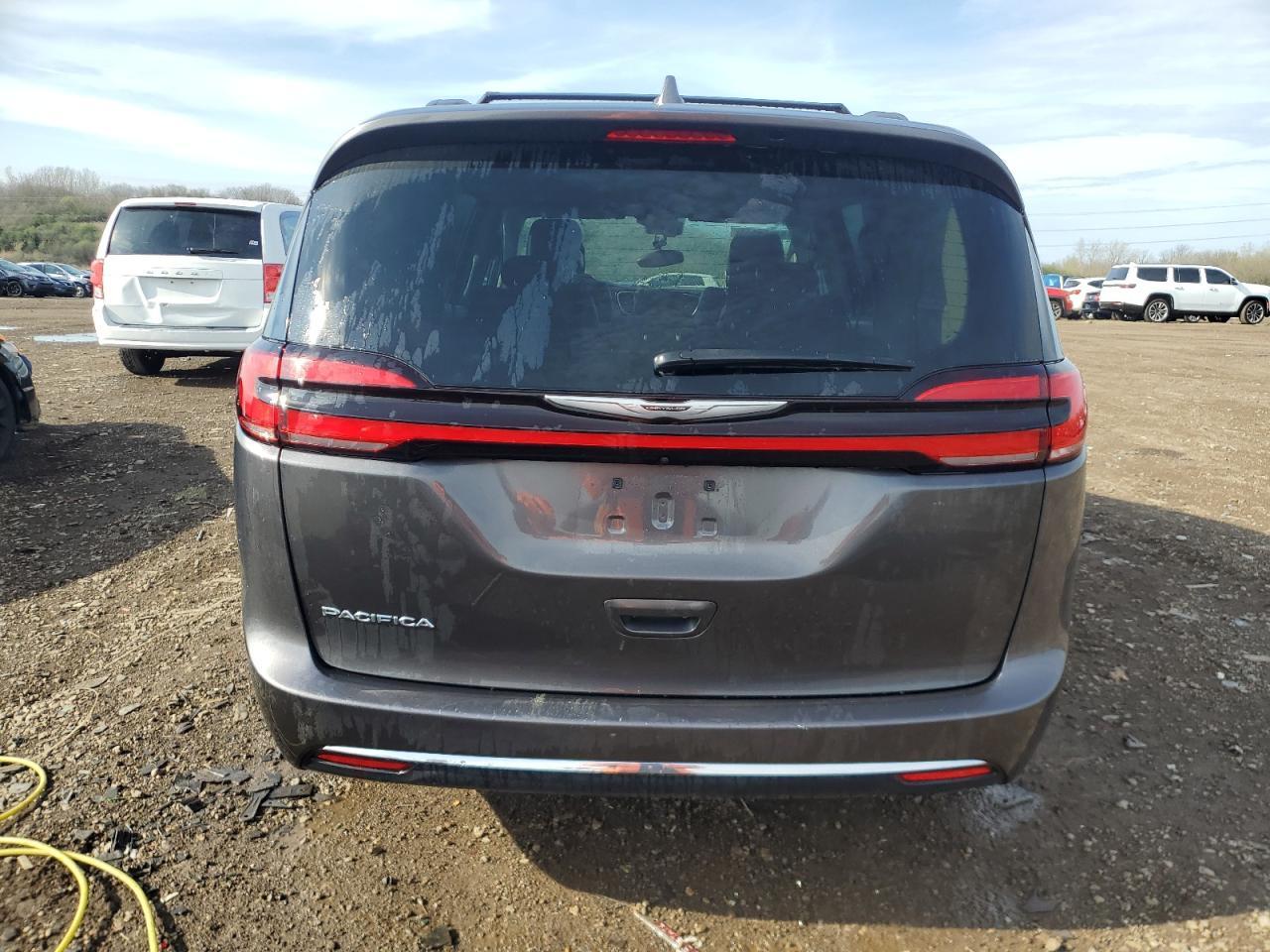 2022 Chrysler Pacifica Touring L - Фото 6