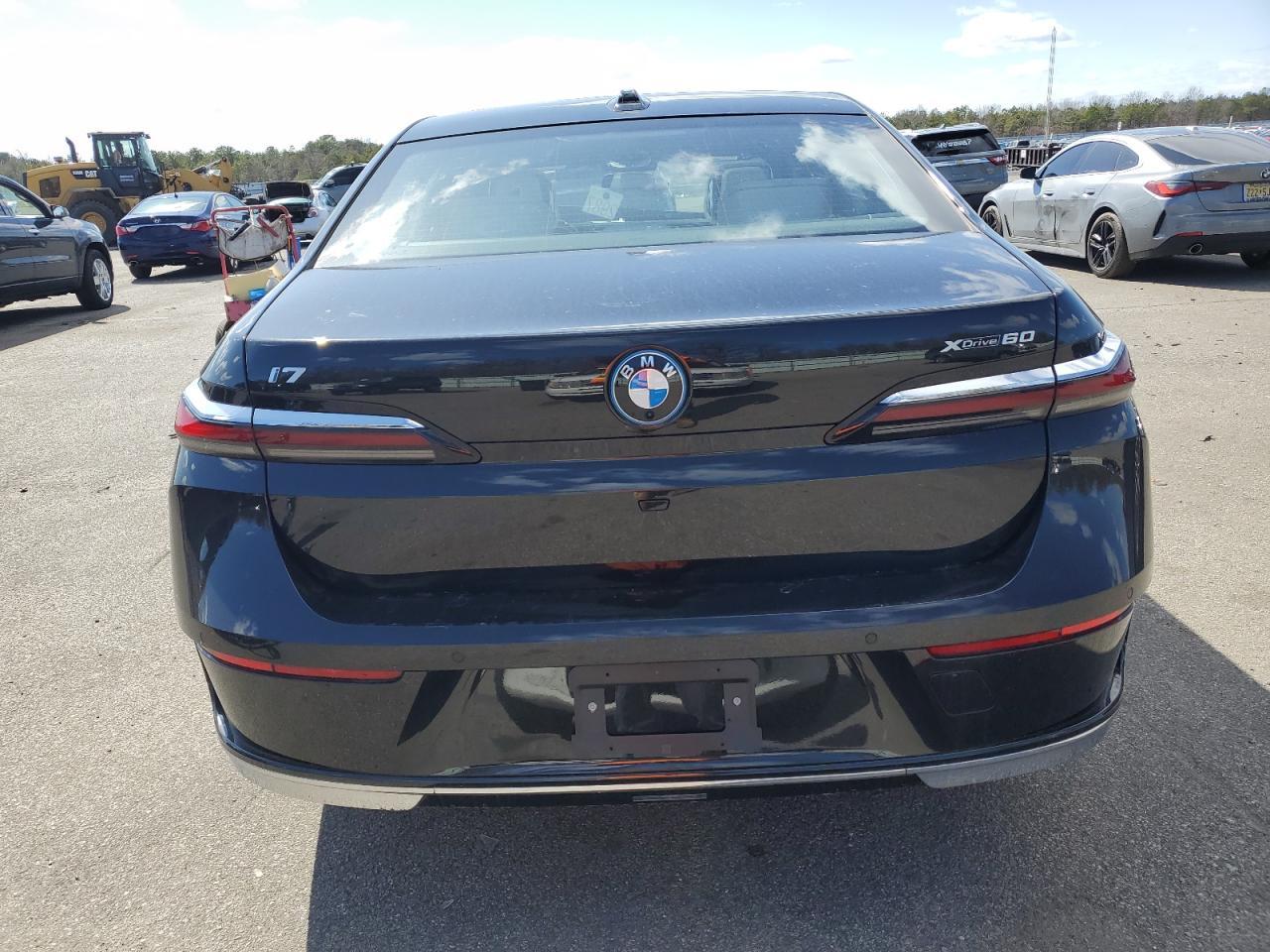 2025 BMW I7 xDrive60 - Image 6