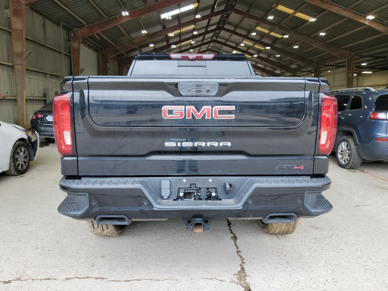 2021 GMC Sierra K1500 At4 - Фото 6