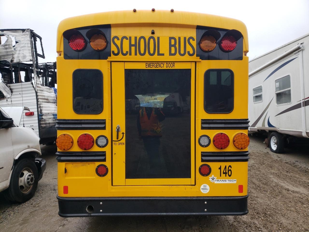 2025 GMC Savana Cutaway G3500 - Фото 6