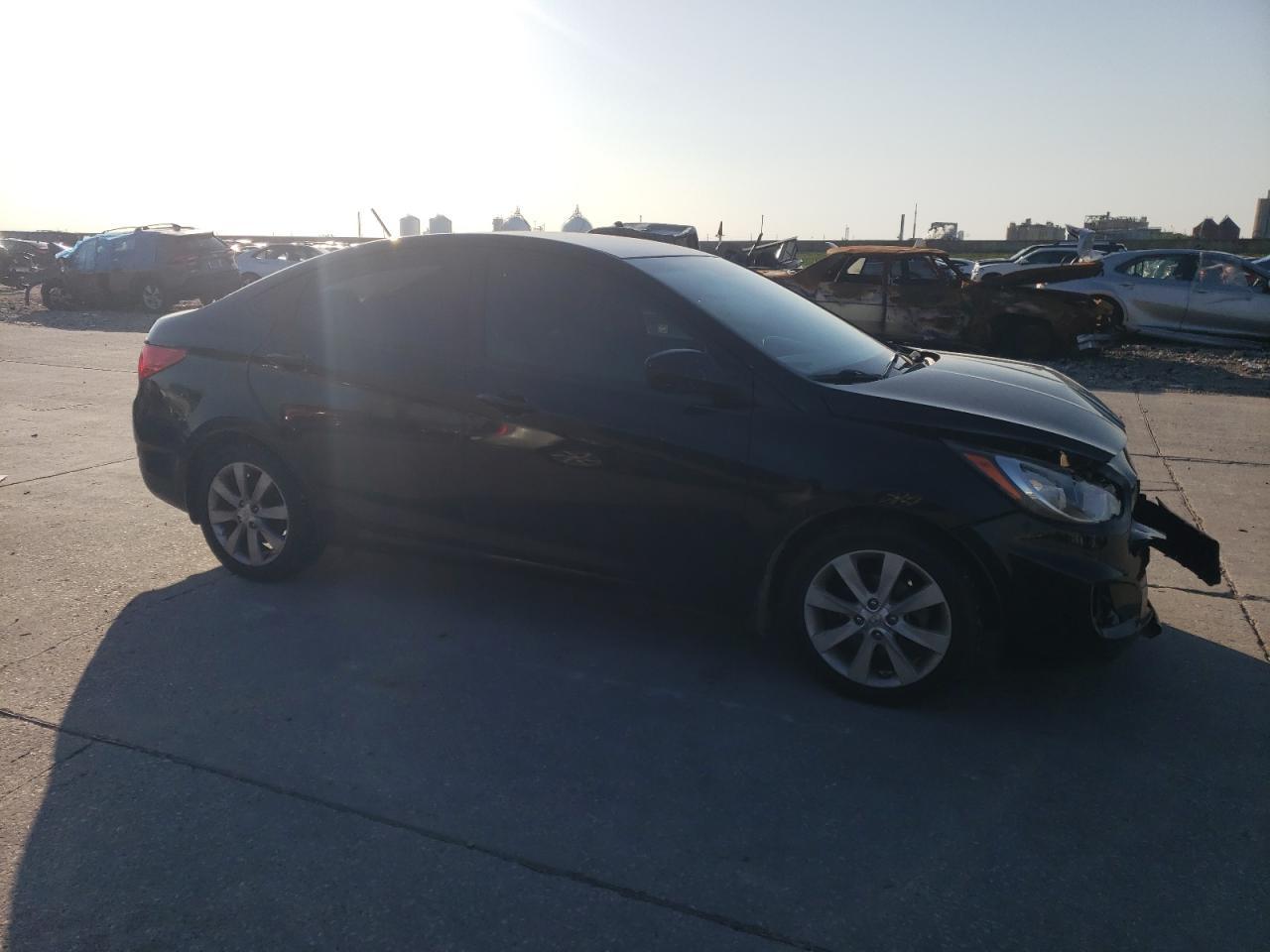 2012 Hyundai Accent Gls - Фото 4