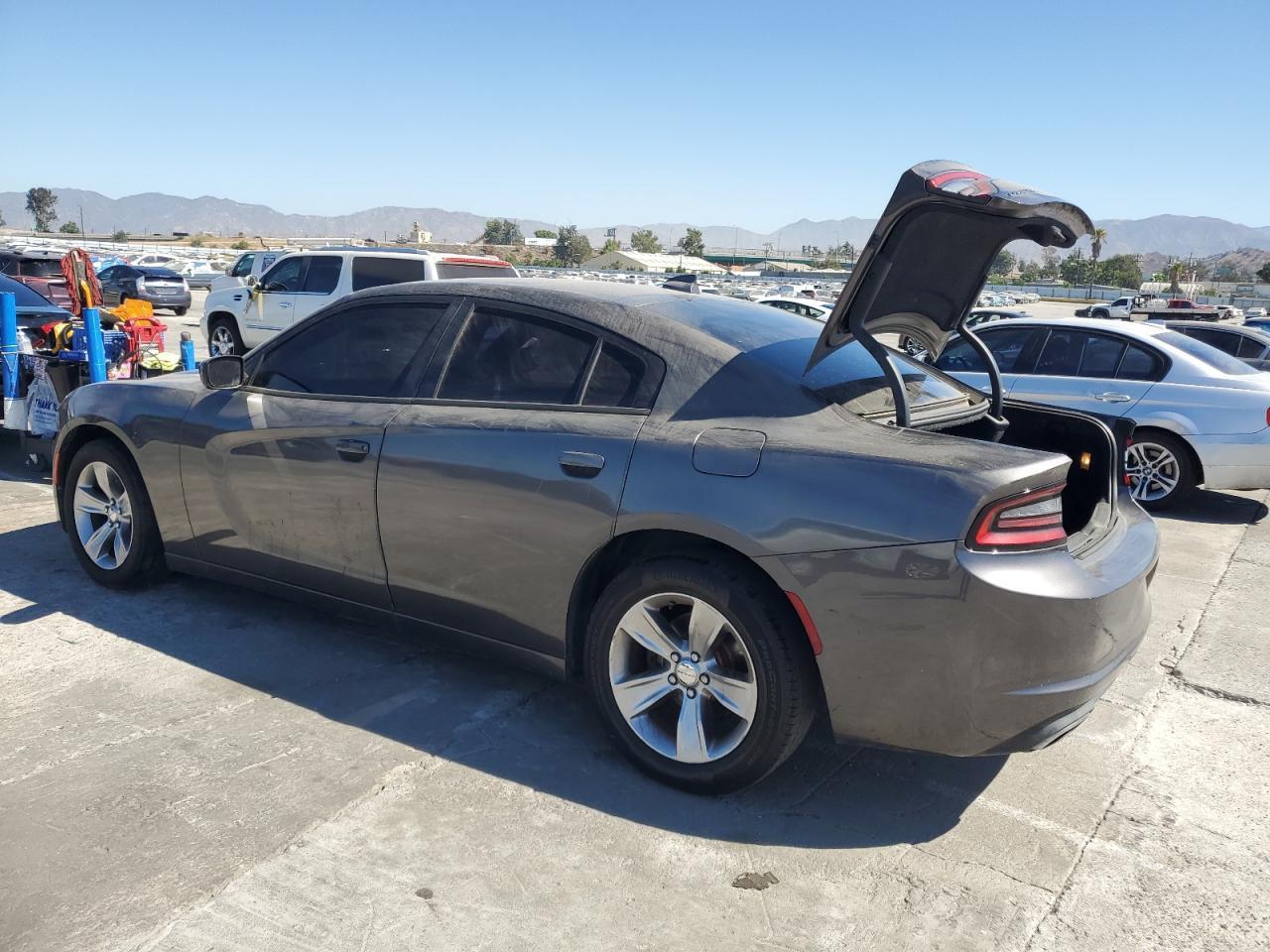 2017 Dodge Charger Sxt - Image 2