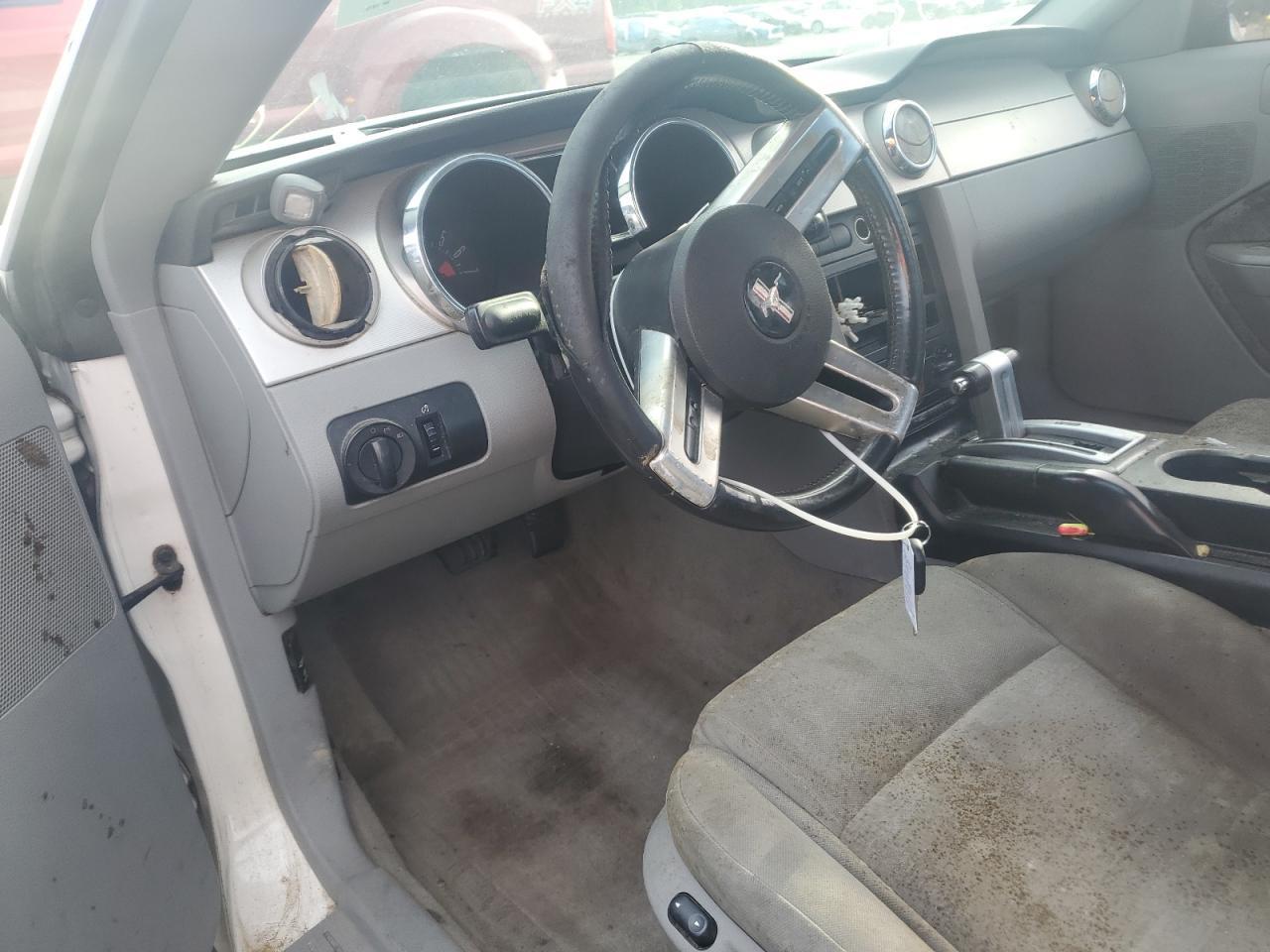 2006 Ford Mustang - Image 7