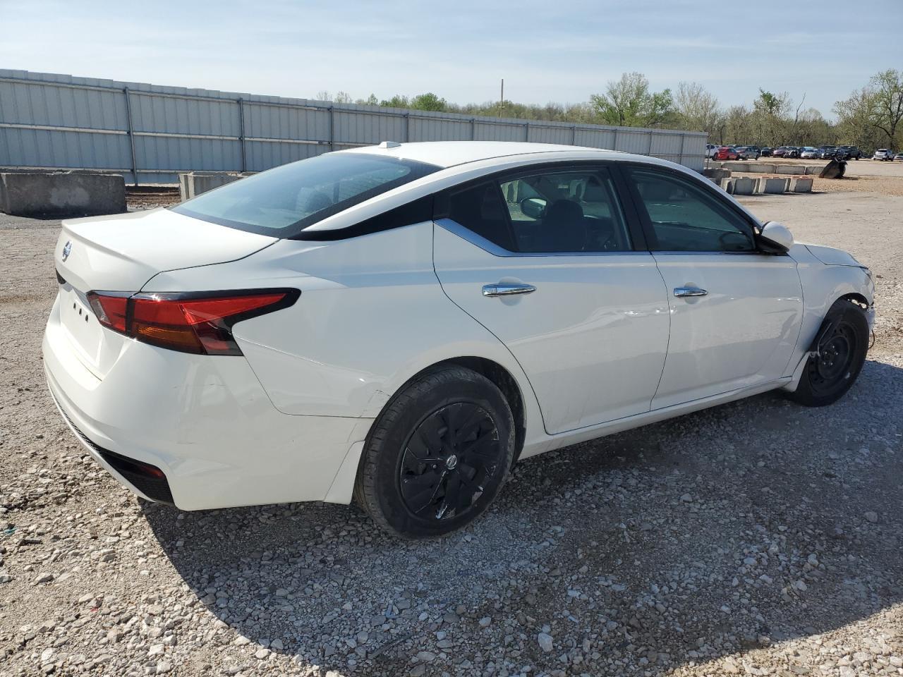 2019 Nissan Altima S - Image 5