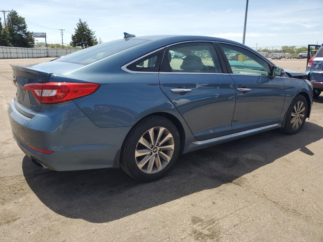 2017 Hyundai Sonata Sport - Image 3
