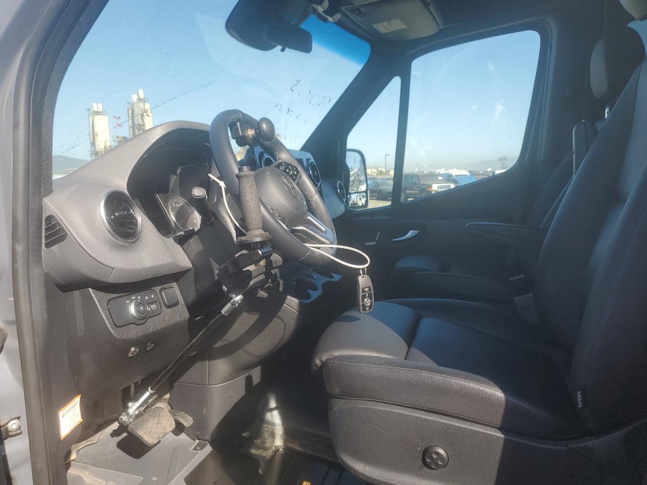 2021 Mercedes-Benz Sprinter 2500 - Фото 7