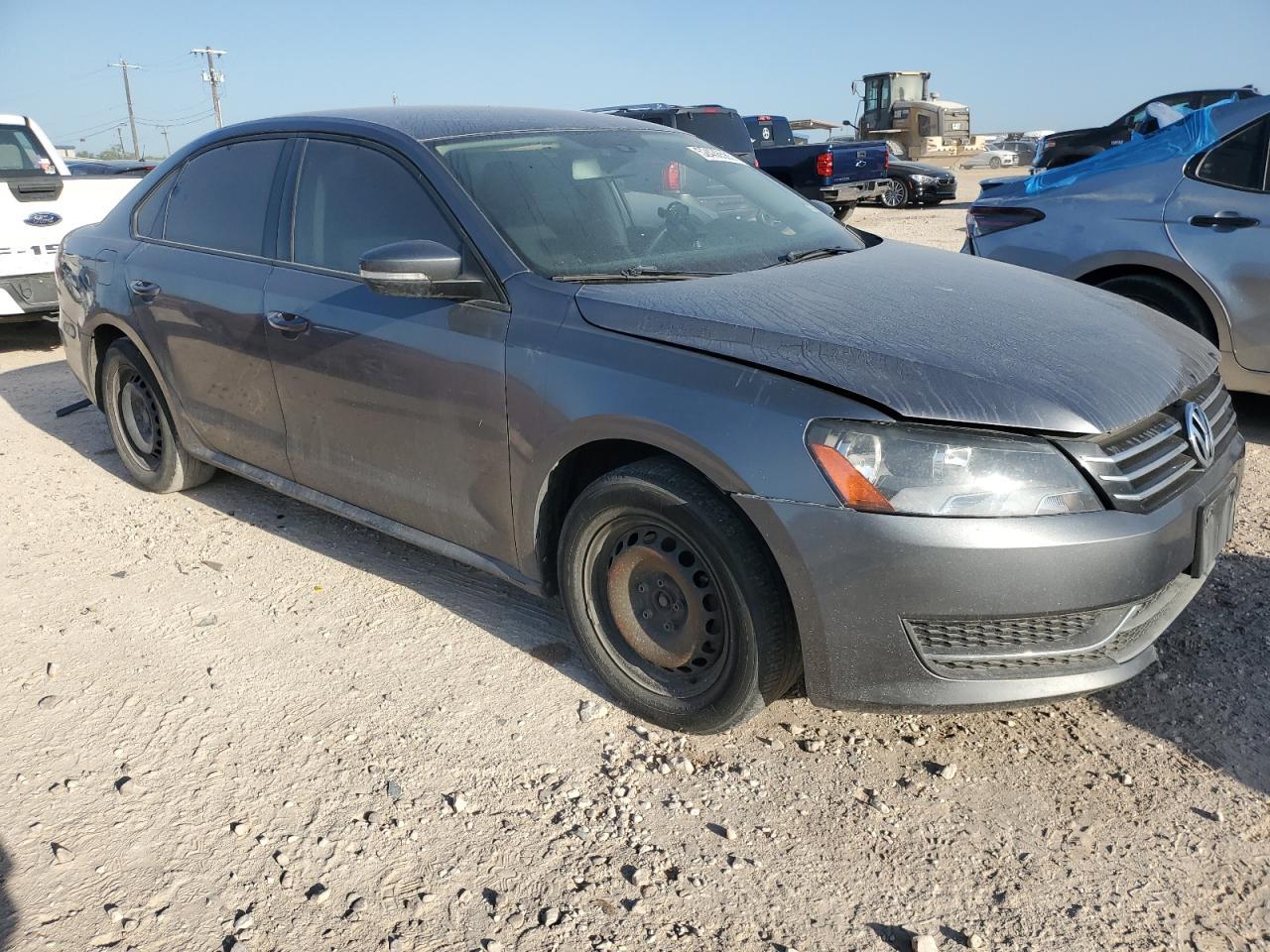 2015 Volkswagen Passat S - Image 4