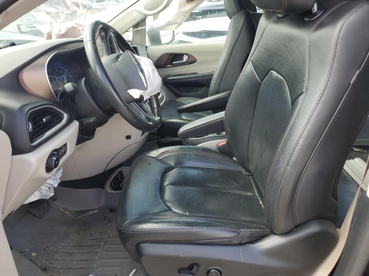 2019 Chrysler Pacifica Touring L - Image 7