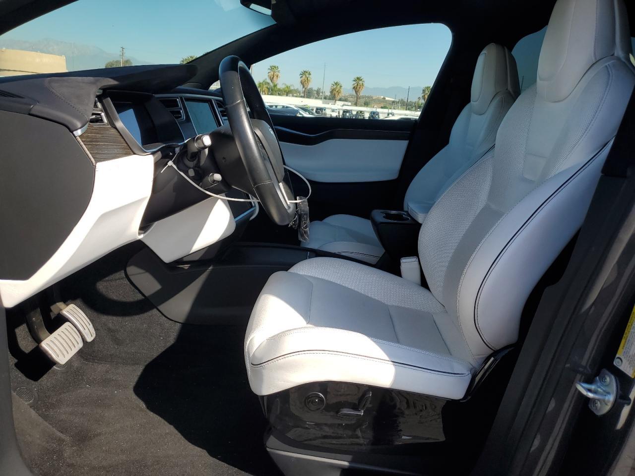 2016 Tesla Model X - Image 7