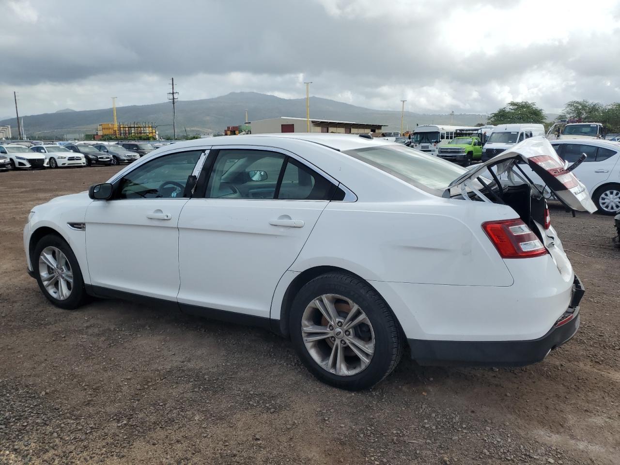 2018 Ford Taurus Se - Фото 2
