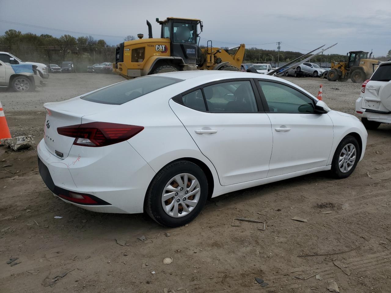 2019 Hyundai Elantra Se - Image 3