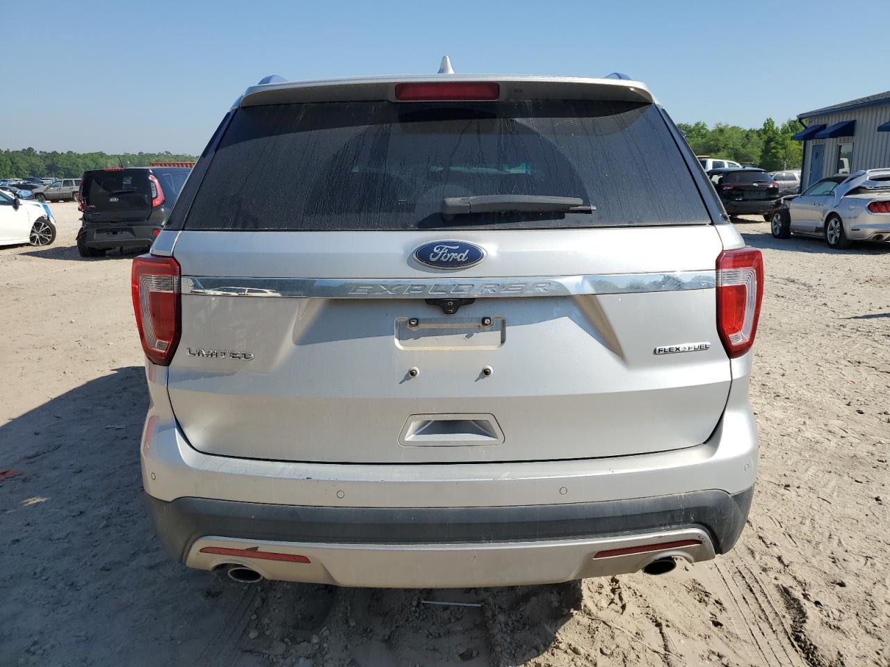 2016 Ford Explorer Limited - Image 6