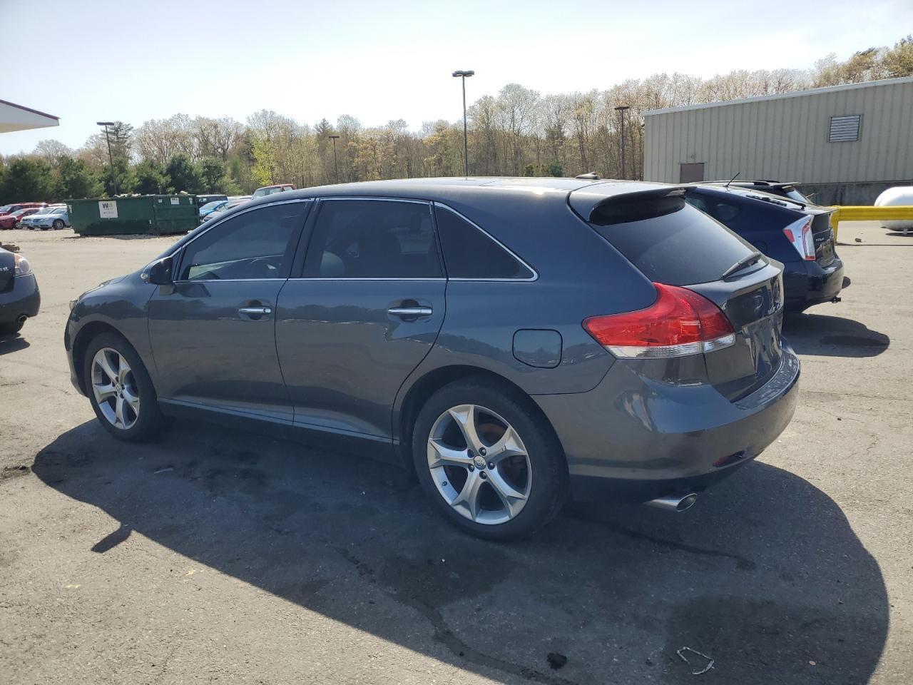 2009 Toyota Venza - Image 2