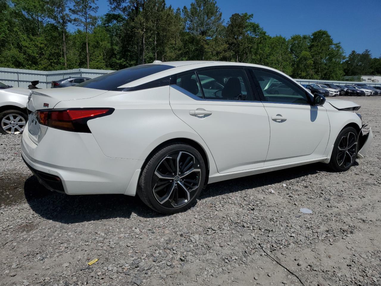 2024 Nissan Altima Sr - Image 3